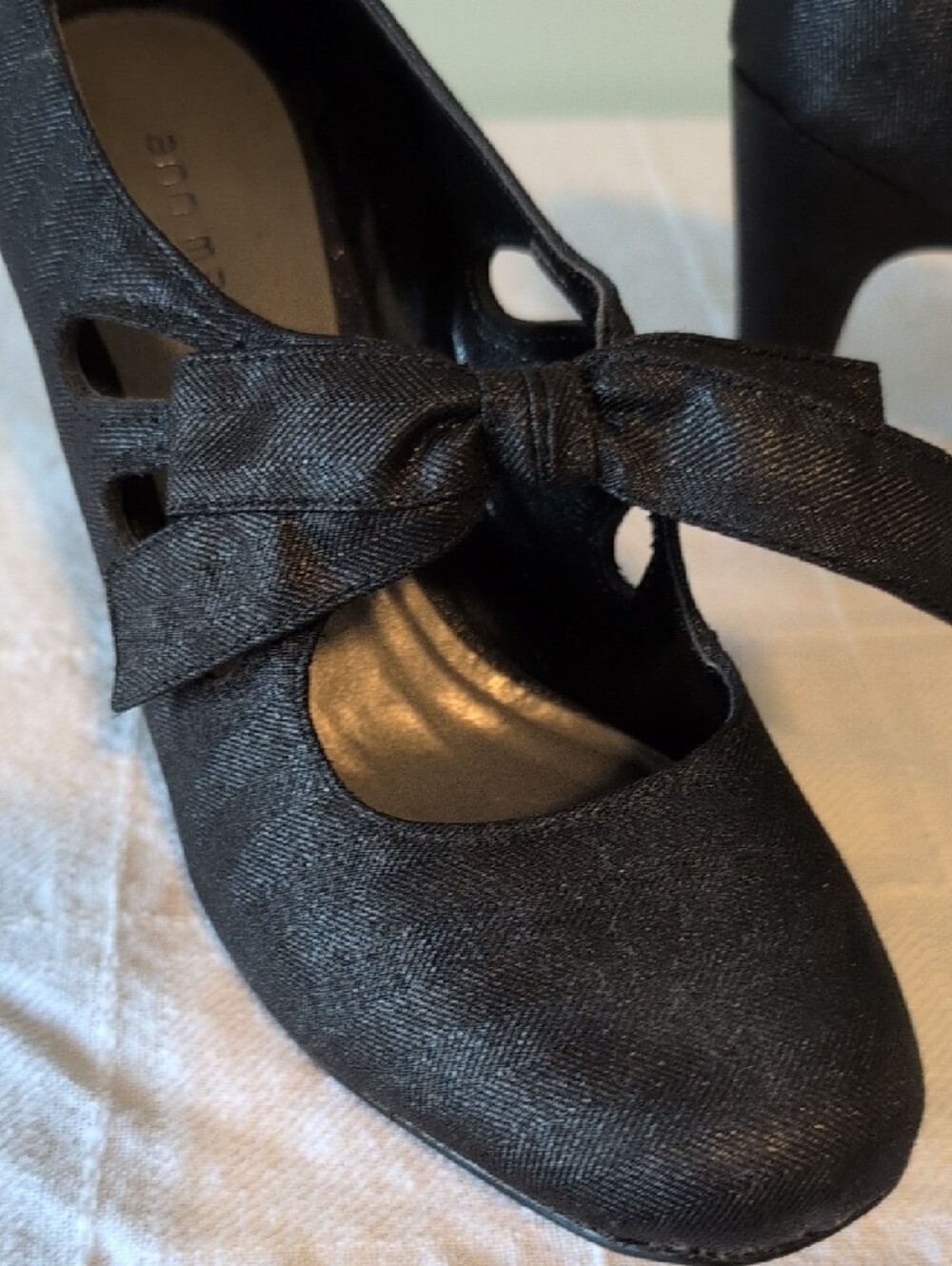 Black Bow Mary Jane Heels - Unknown Brand - Picture 4 of 4